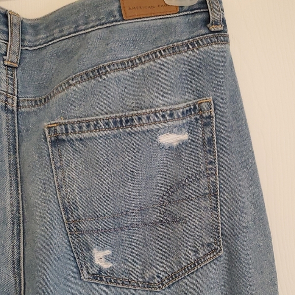 American Eagle Outfitters Light Blue Distressed Cropped ankle Jeans - Picture 4 of 6
